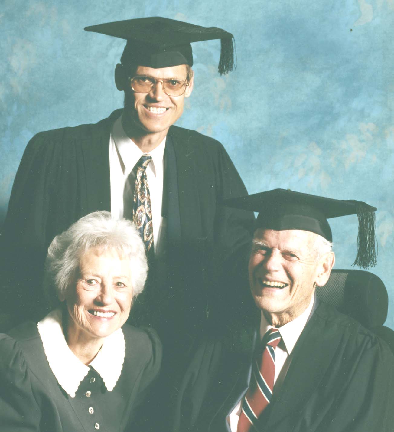 JimVickers-Willis Uni Graduation with Beth and Peter